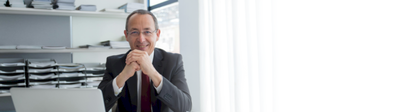 ChairmansDesk-Inpiration-School-Luanda